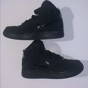 Black high top Air Force 1